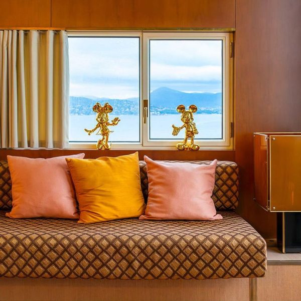 b831a65a-b5f8-4942-8977-ee65c0ac5a16_720x-5