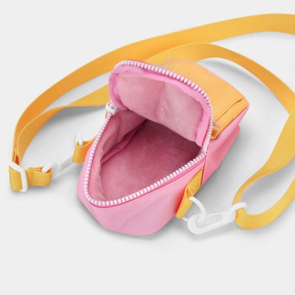 barbie-world-of-barbie-malibu-barbie-retrospekt-35mm-camera-bag-1146600185_720x-3