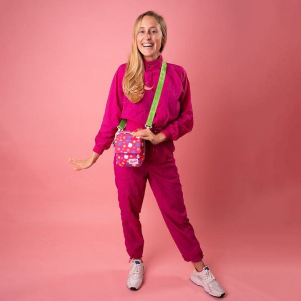 barbie-world-of-barbie-throwback-barbie-600-instant-camera-bag-1146600197_720x