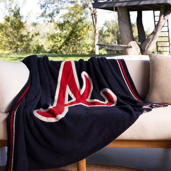 barefoot-dreams-trend-accessories-cozychic-atlanta-braves-throw-blanket-32498162139223_720x-2