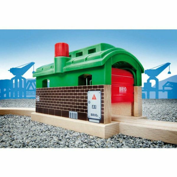 brio-vehicles-train-garage-13775763701847_720x-1