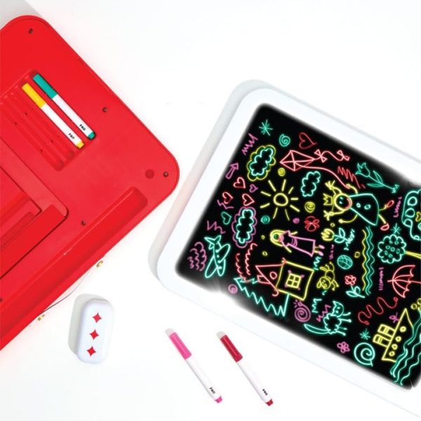 fao-schwarz-creativity-glow-go-easel-3-in-1-32368863543383_720x-6