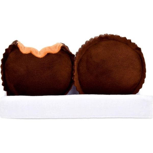 fao-schweetz-fao-schweetz-reese-s-playful-peanut-butter-pillow-pack-1124018784_720x-1