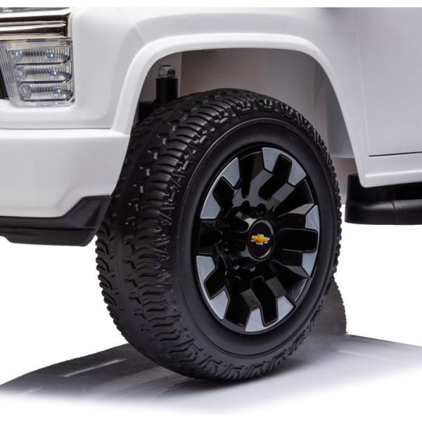 freddo-outdoor-24v-4x4-chevrolet-silverado-2-seater-ride-on-truck-for-kids-white-31443897385047_720x-2