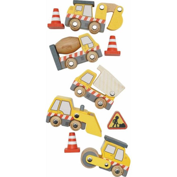 le-toy-van-preschool-7-piece-wood-construction-toy-cars-trucks-diggers-set-32562638749783_720x-1