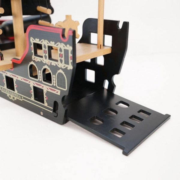 le-toy-van-preschool-barbarossa-pirate-ship-29823122112599_720x-2