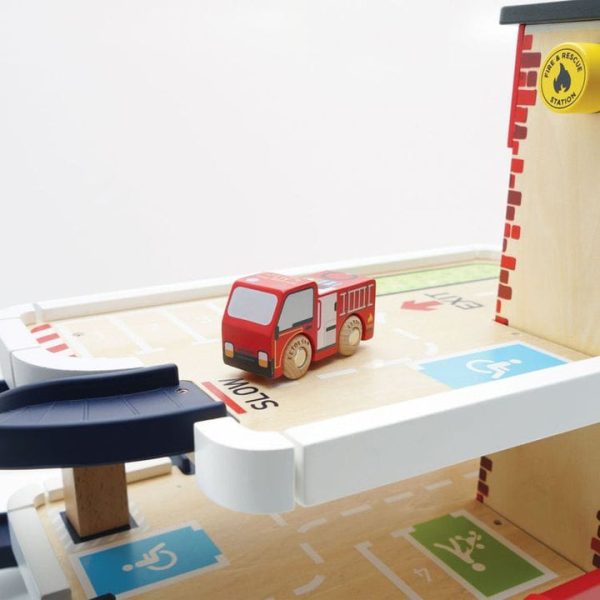 le-toy-van-preschool-fire-rescue-wooden-garage-31480125161559_720x-9