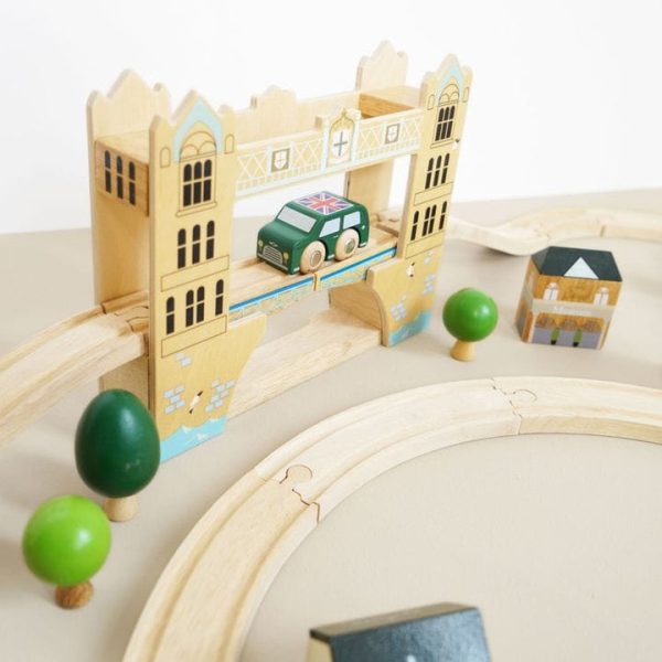 le-toy-van-preschool-london-wood-train-set-120-pieces-31740468854871_720x-5