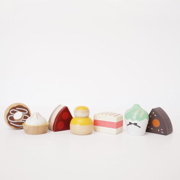 le-toy-van-preschool-three-tier-patisserie-cake-stand-32562576097367_720x-3