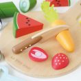le-toy-van-preschool-wooden-chopping-board-sliceable-play-food-1153095509_720x-1