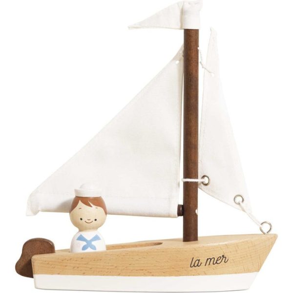 le-toy-van-preschool-wooden-sailing-boat-captain-32563049889879_720x-3