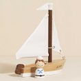 le-toy-van-preschool-wooden-sailing-boat-captain-32563049955415_720x-2