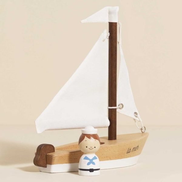 le-toy-van-preschool-wooden-sailing-boat-captain-32563049955415_720x-3