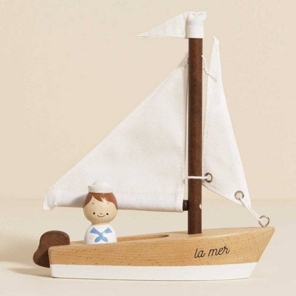 le-toy-van-preschool-wooden-sailing-boat-captain-32563050217559_720x-10