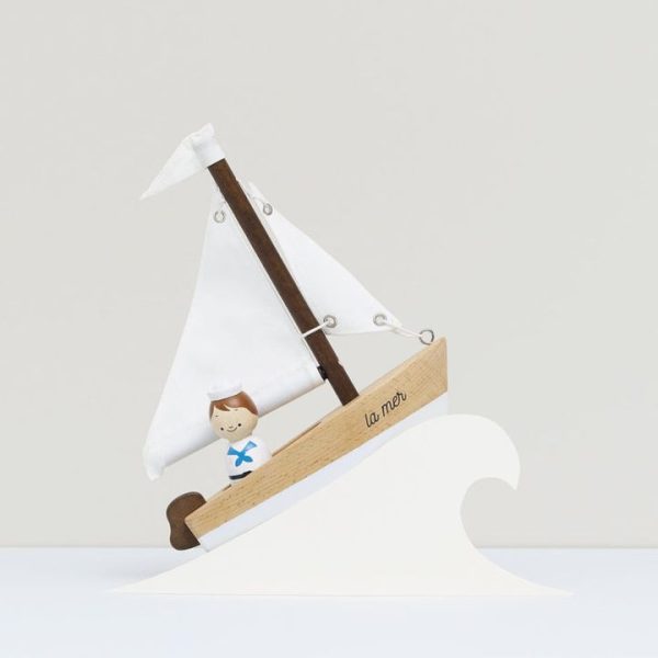 le-toy-van-preschool-wooden-sailing-boat-captain-32563050283095_720x-10