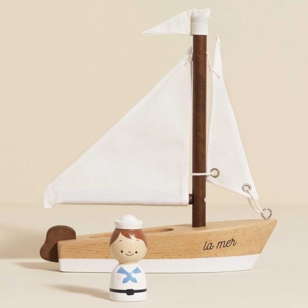 le-toy-van-preschool-wooden-sailing-boat-captain-32563050348631_720x-3