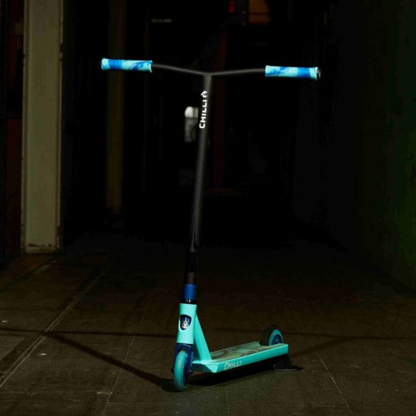 micro-kickboard-outdoor-chilli-critter-scooter-hercules-beetle-blue-32481366245463_720x-4