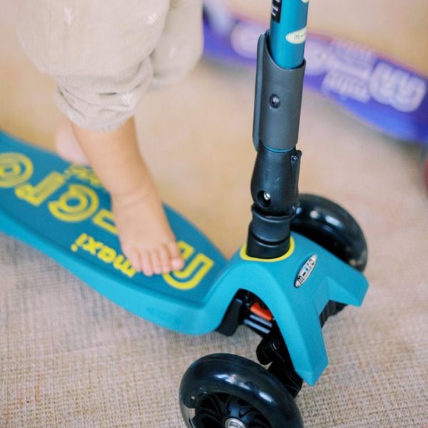 micro-kickboard-outdoor-micro-maxi-foldable-led-scooter-petrol-green-32480899596375_720x-5