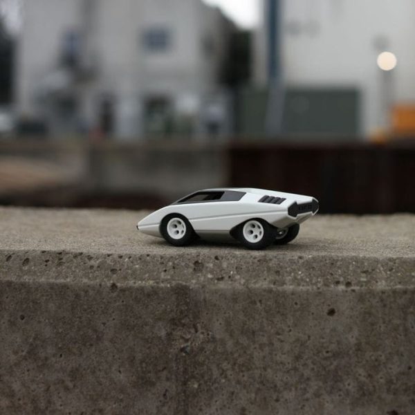 playforever-vehicles-ufo-colomba-car-white-31232045056087_720x-3