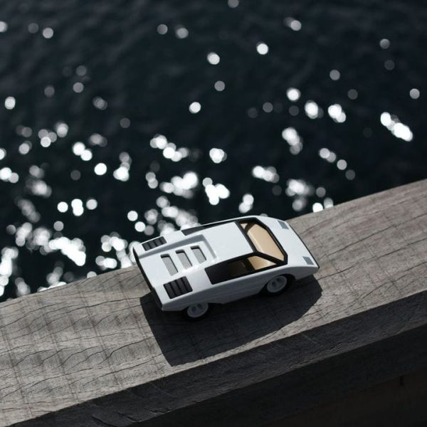 playforever-vehicles-ufo-colomba-car-white-31232045383767_720x