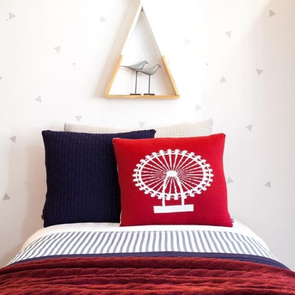 rian-tricot-room-decor-london-eye-pillow-32084936491095_720x-3